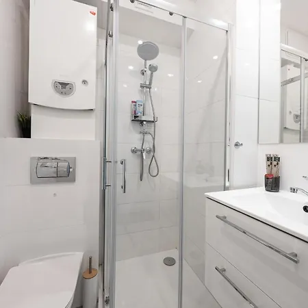Apartment Przytulny Ligota Near Hospitals & Sum *